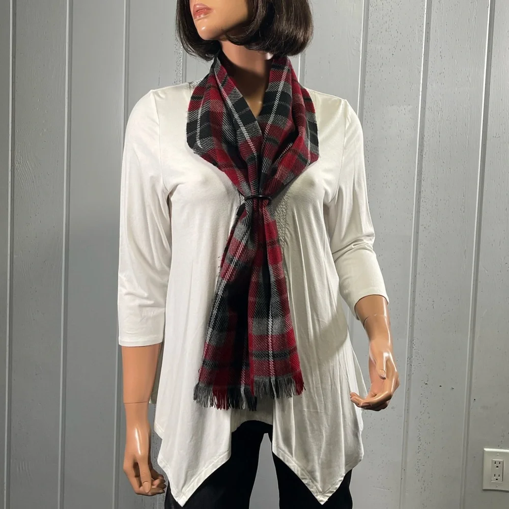 *Women's Classic Plaid Scarf